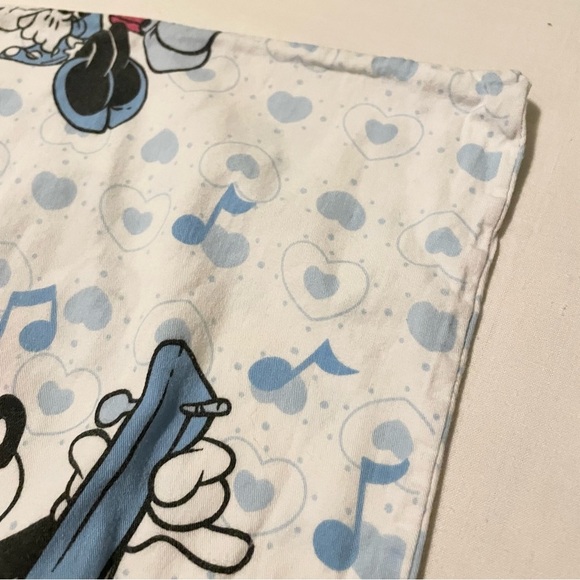 Mickey Mouse and Minnie Mouse Duvet Cover Flaw - Picture 9 of 16